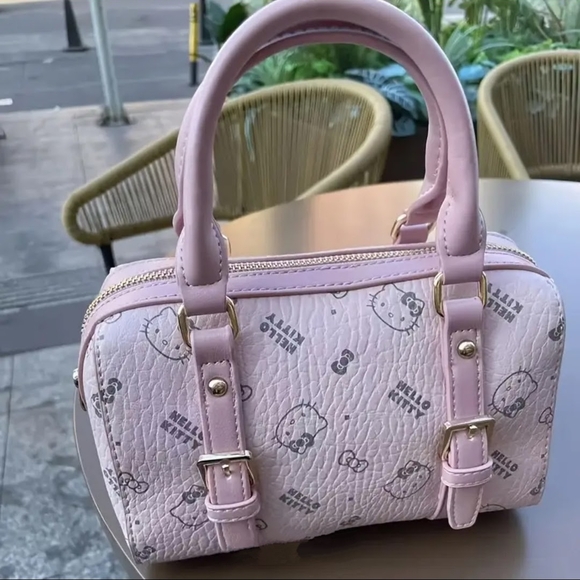 Hello Kitty Soft Pink Mini Bag Glossy Finish with Bow Details - Picture 2 of 8